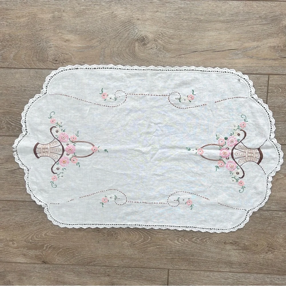 Vintage Embroidery Table‎ Runner Dresser Scarf White Floral Design Soft Romantic